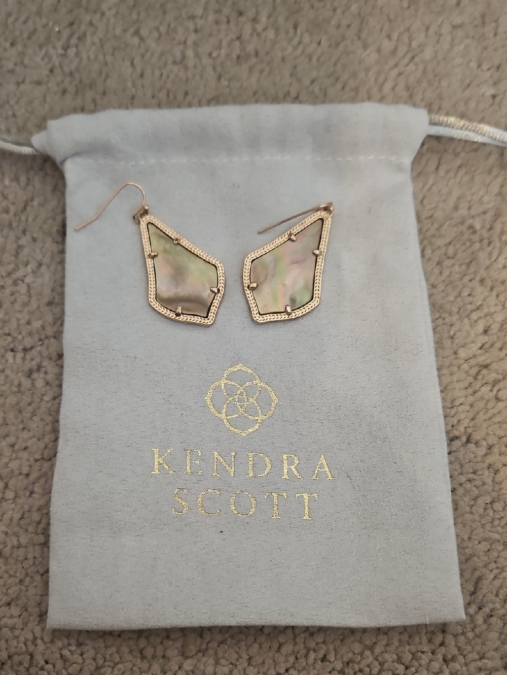 New with Bag Kendra Scott Alex Drop Rose Gold Frame Pink Iridescent Earrings